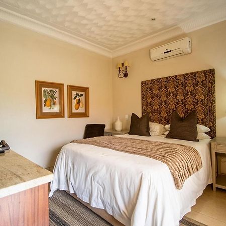 The Victoria Falls Deluxe Suites Екстериор снимка